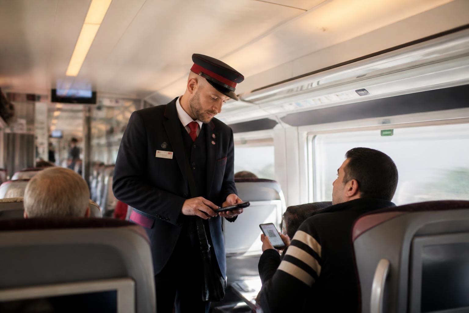 découvrez combien gagne un contrôleur sncf, y compris avec les primes, et obtenez un aperçu complet de leur salaire.